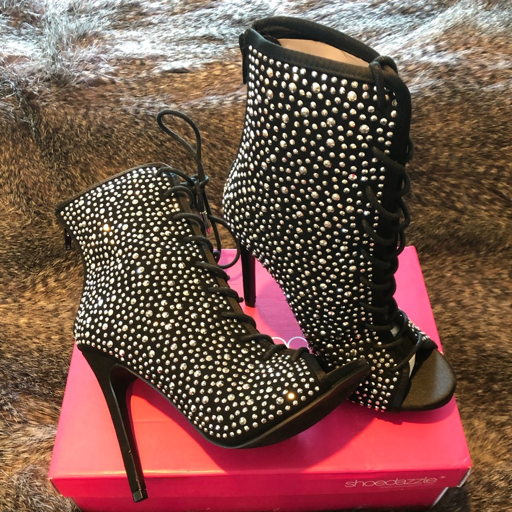 Shoe dazzle Mackenzie booties